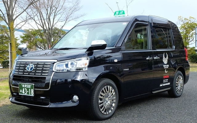 ジャパンタクシー濃紺